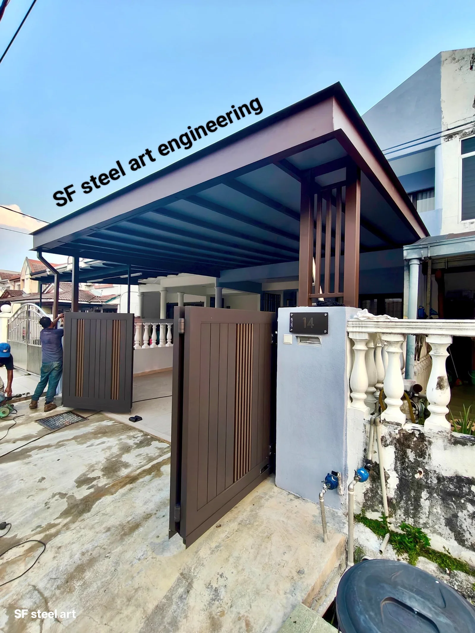 Selepas pemasangan gate dan awning projek C